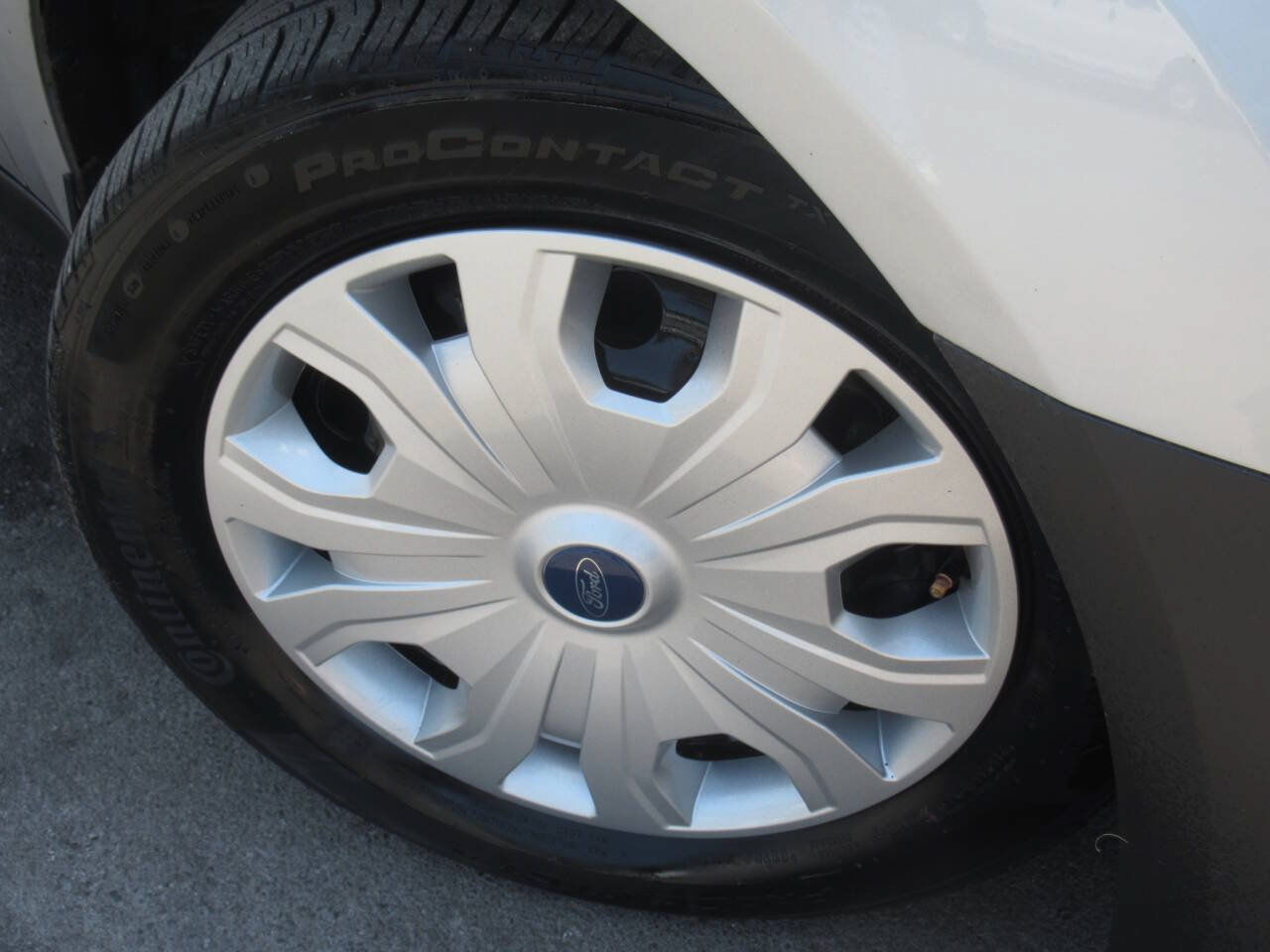 Used 2023 Ford Transit Connect XL FWD image 4