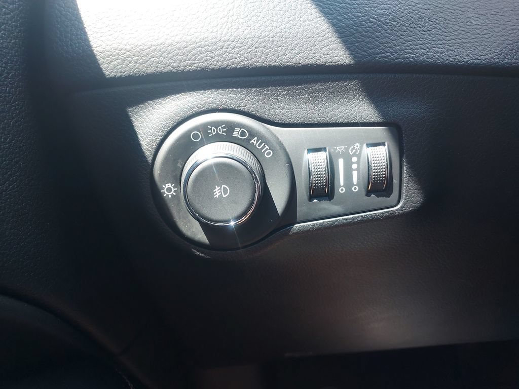 Used 2021 Jeep Compass Latitude w/ Convenience Group AWD/4WD image 23