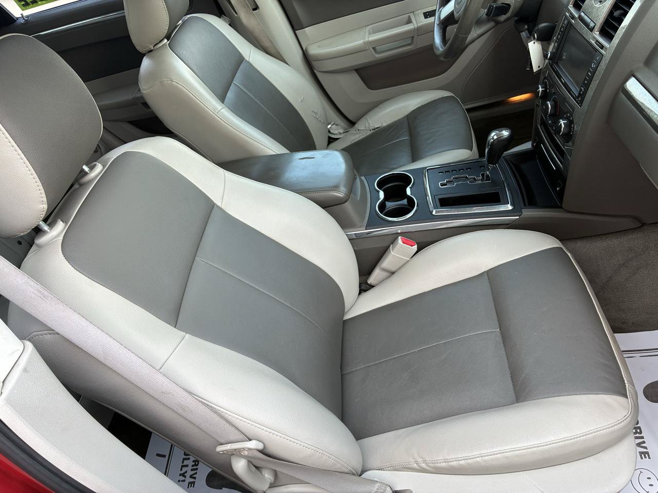Used 2008 Chrysler 300 Touring RWD image 16
