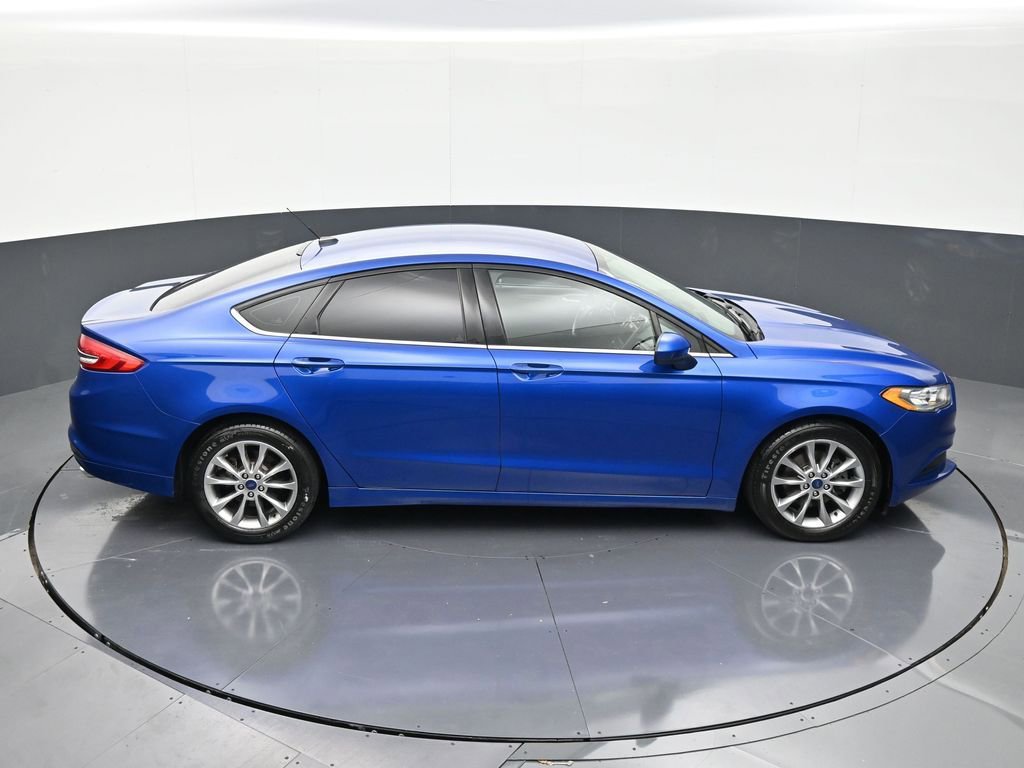 Used 2017 Ford Fusion SE w/ Fusion SE Technology Package image 17