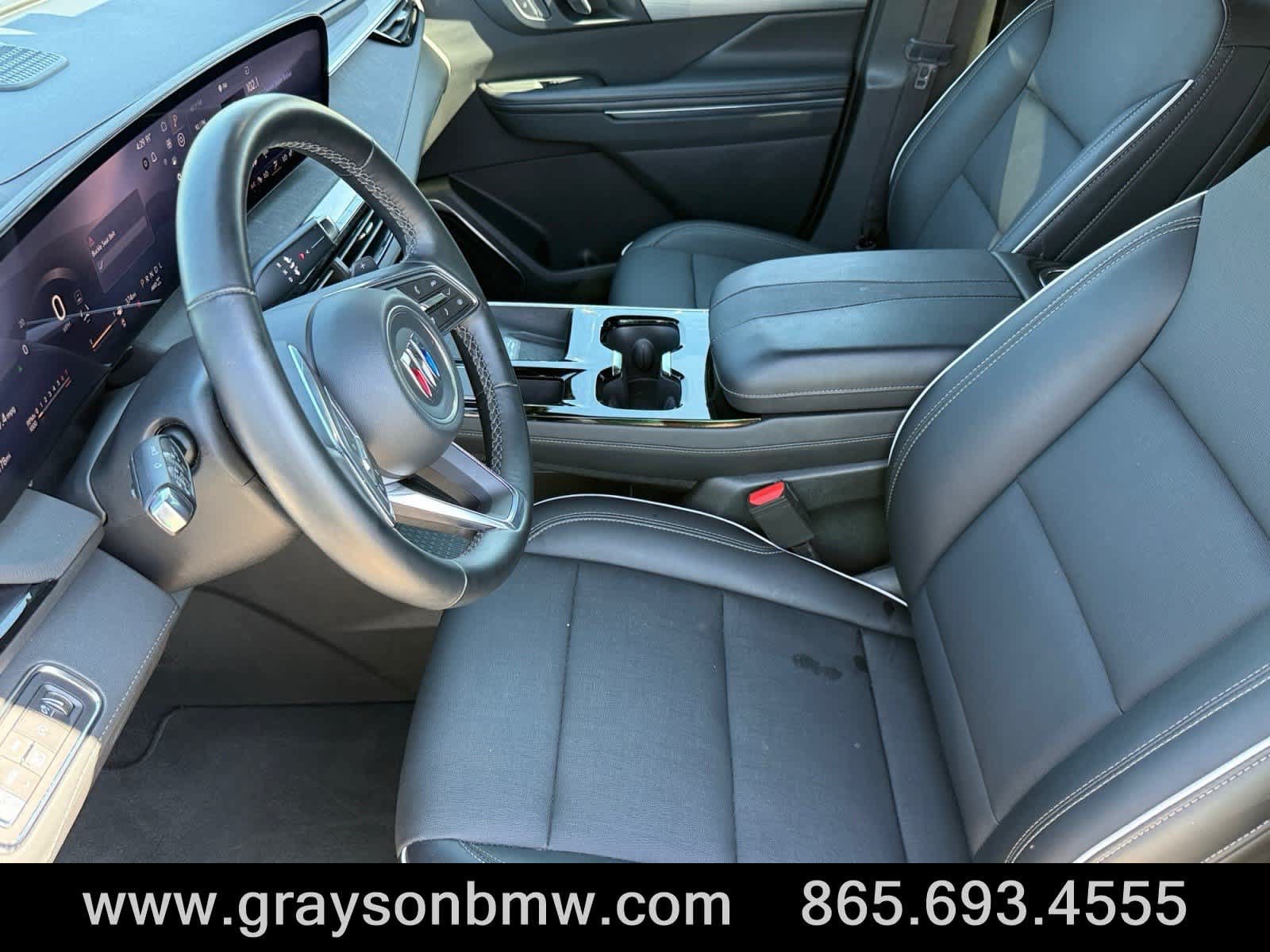 Used 2025 Buick Enclave Preferred AWD/4WD image 12
