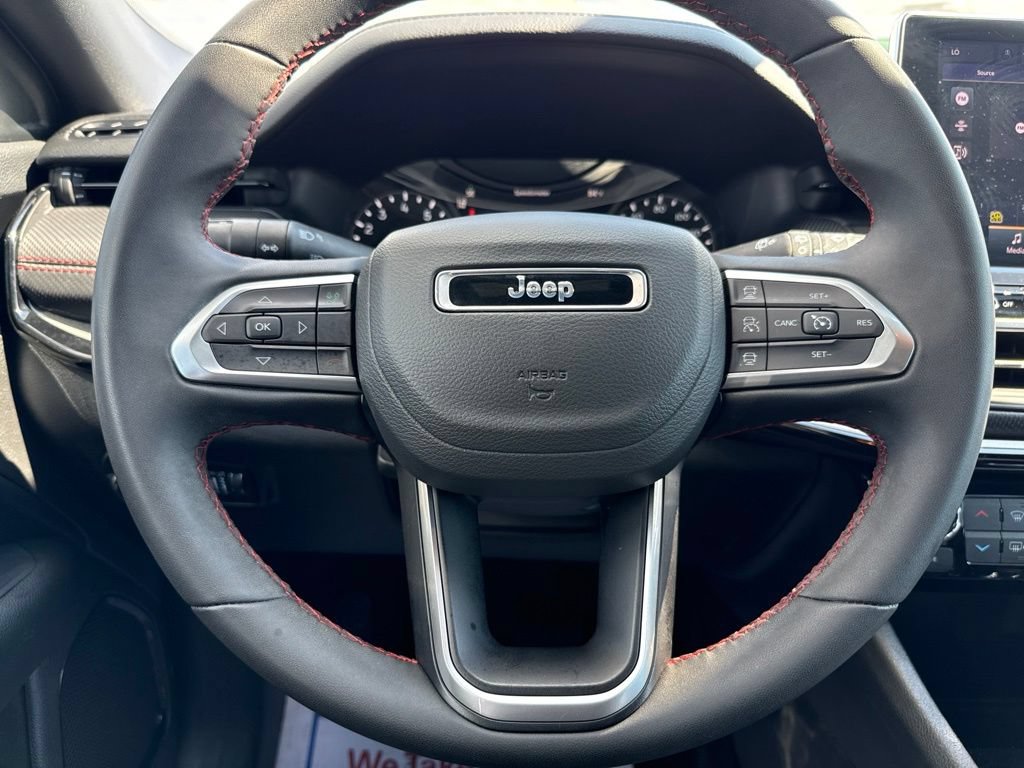 Used 2025 Jeep Compass Trailhawk AWD/4WD image 15