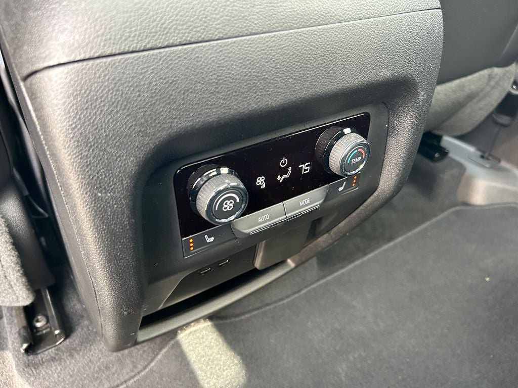 Used 2024 Chevrolet Traverse RS AWD/4WD image 36