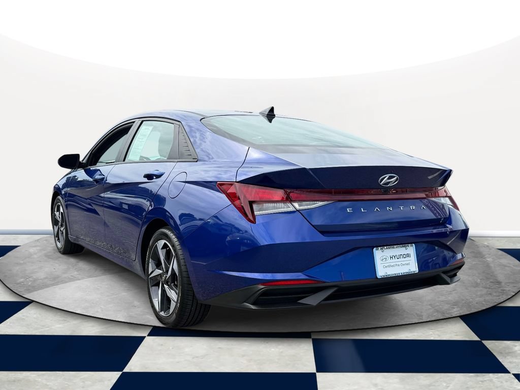 Certified 2023 Hyundai Elantra SEL w/ Convenience Package FWD image 3