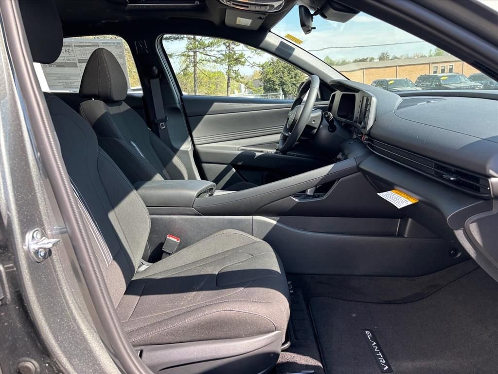 New 2026 Hyundai Elantra SEL Sport image 13