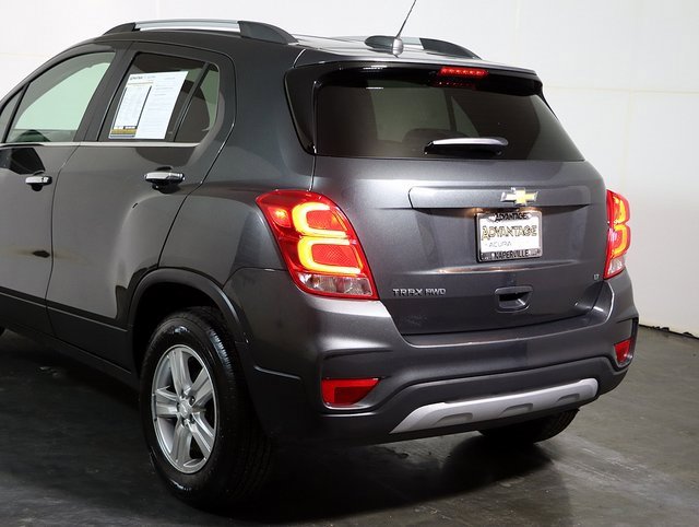 Used 2020 Chevrolet Trax LT w/ LT Convenience Package image 12