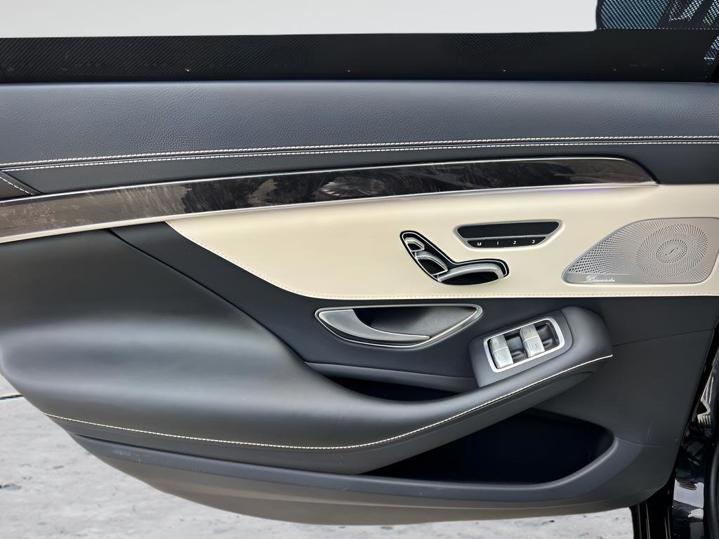 Used 2018 Mercedes-Benz S 560 Sedan image 24