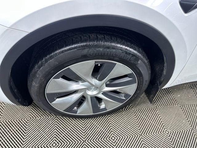 Used 2021 Tesla Model Y Long Range image 10