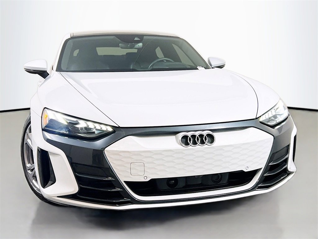 Used 2024 Audi e-tron GT Premium Plus image 2
