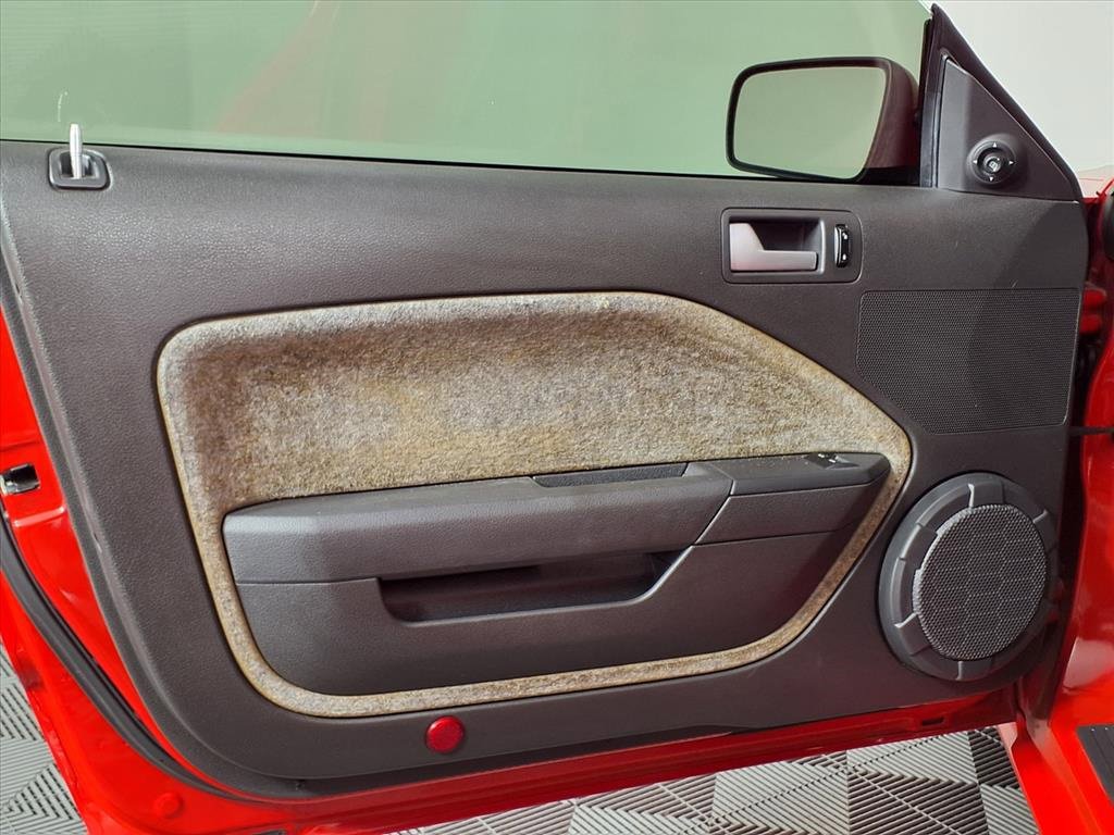 Used 2005 Ford Mustang GT image 22