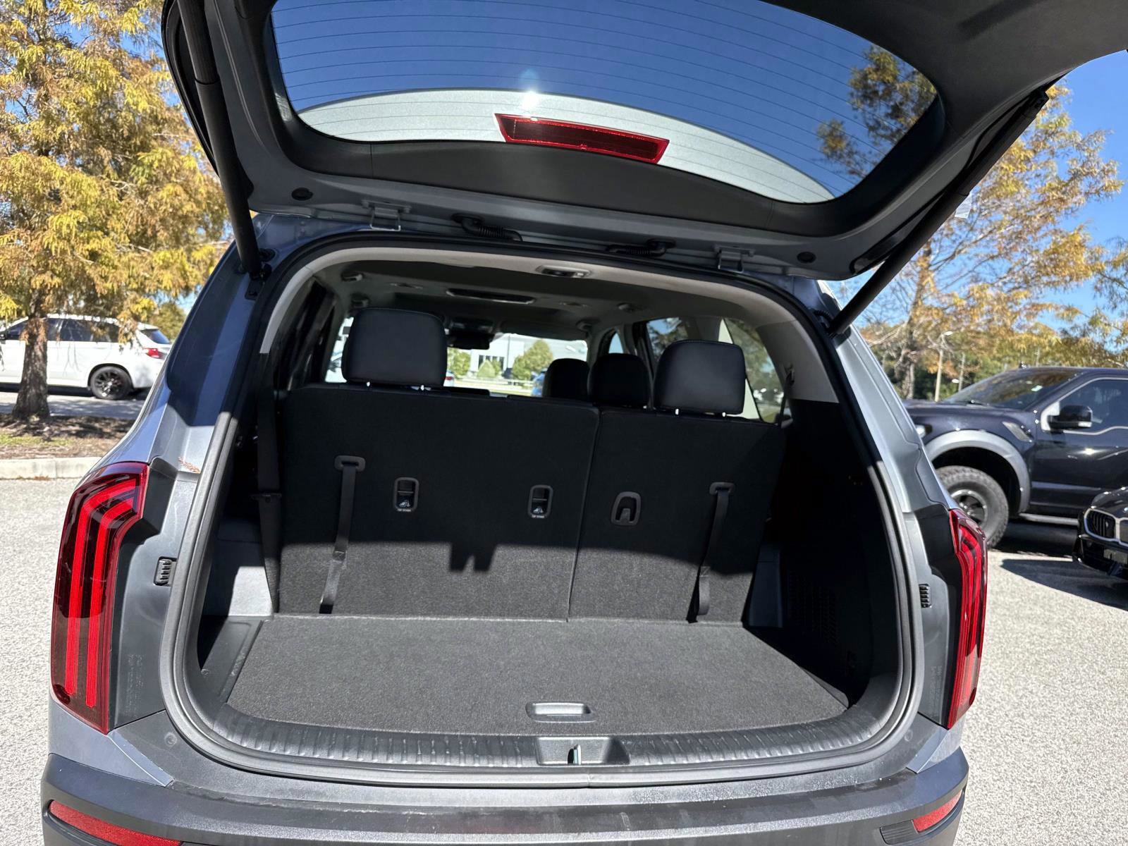 Used 2022 Kia Telluride EX w/ EX Premium Package image 9