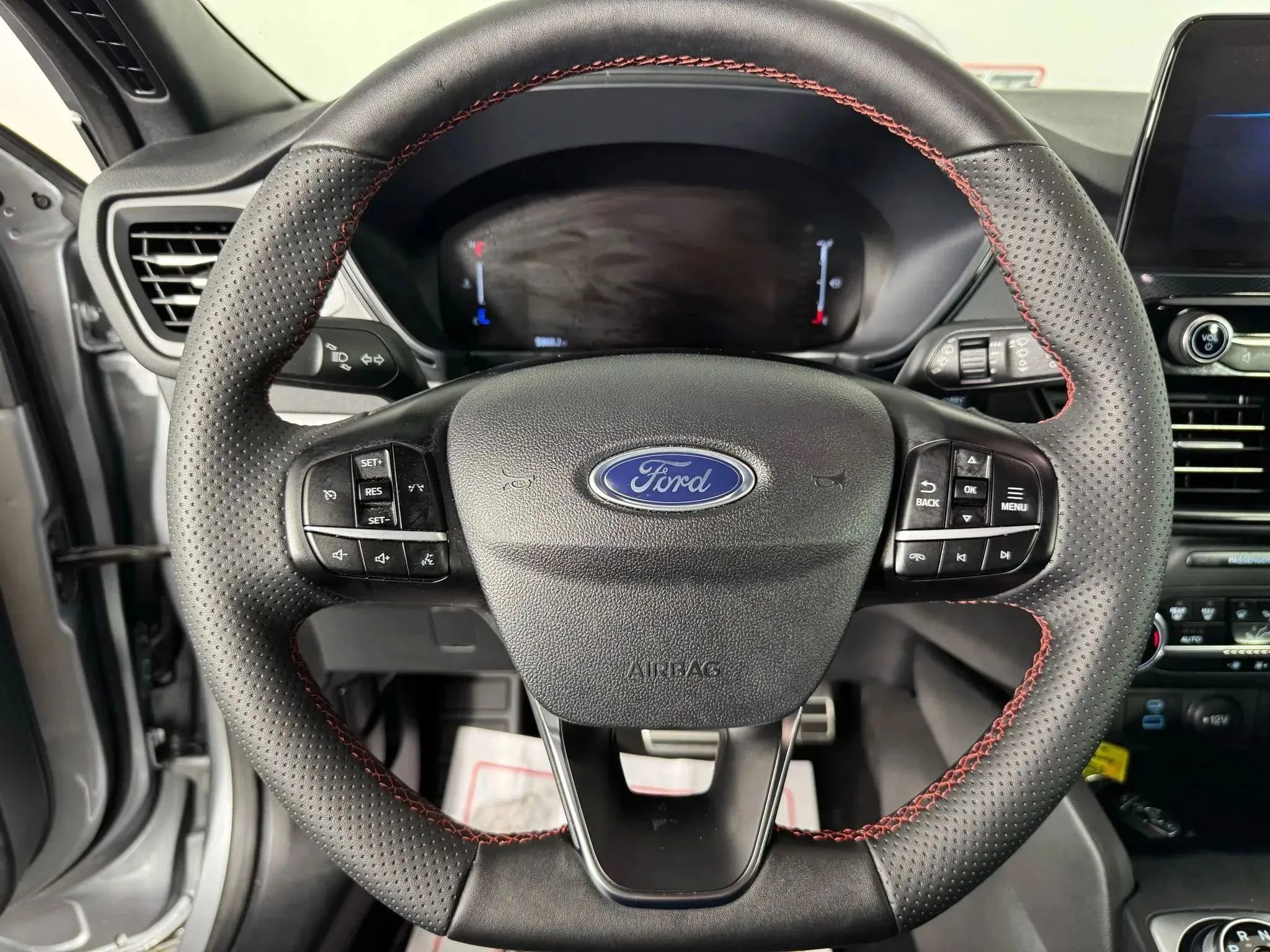 Used 2023 Ford Escape ST-Line image 13