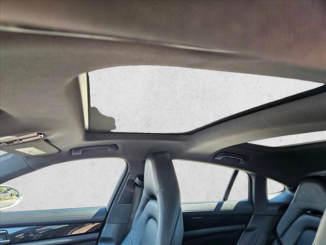 Used 2018 Porsche Panamera 4 image 16