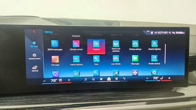 Used 2025 BMW X7 M60i image 54