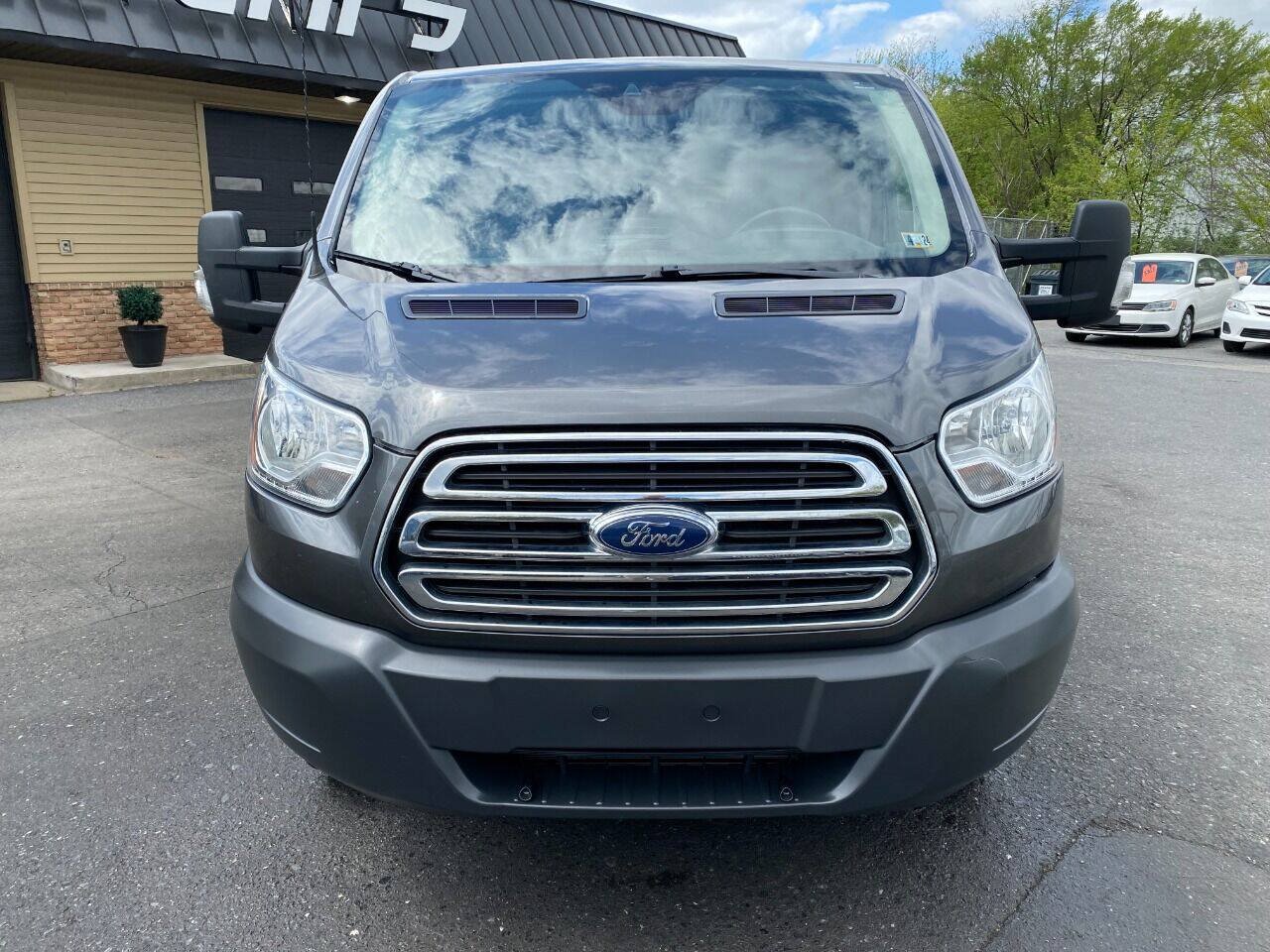 Used 2016 Ford Transit 350 XLT RWD image 4