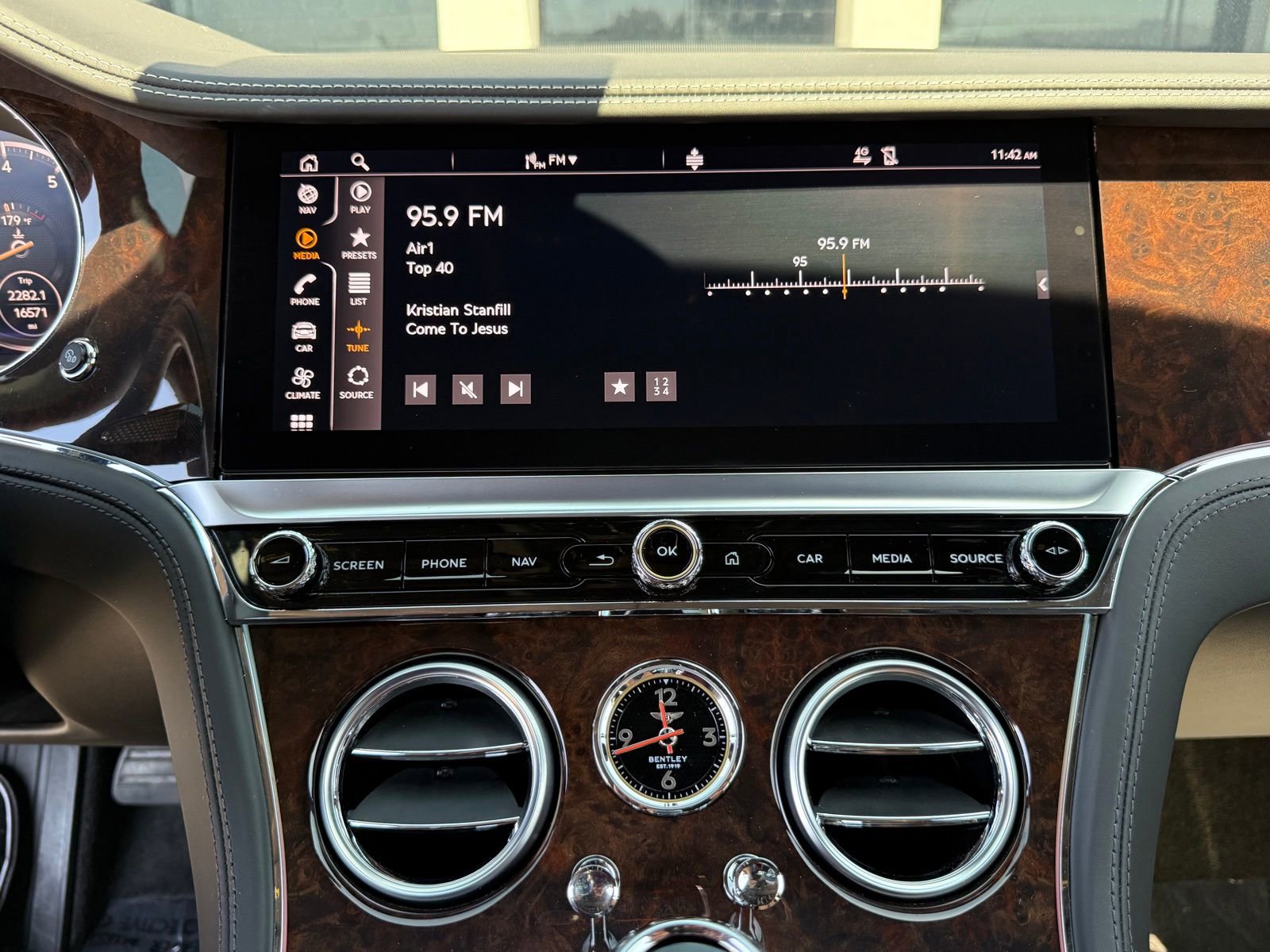 Used 2021 Bentley Continental GT AWD/4WD image 37