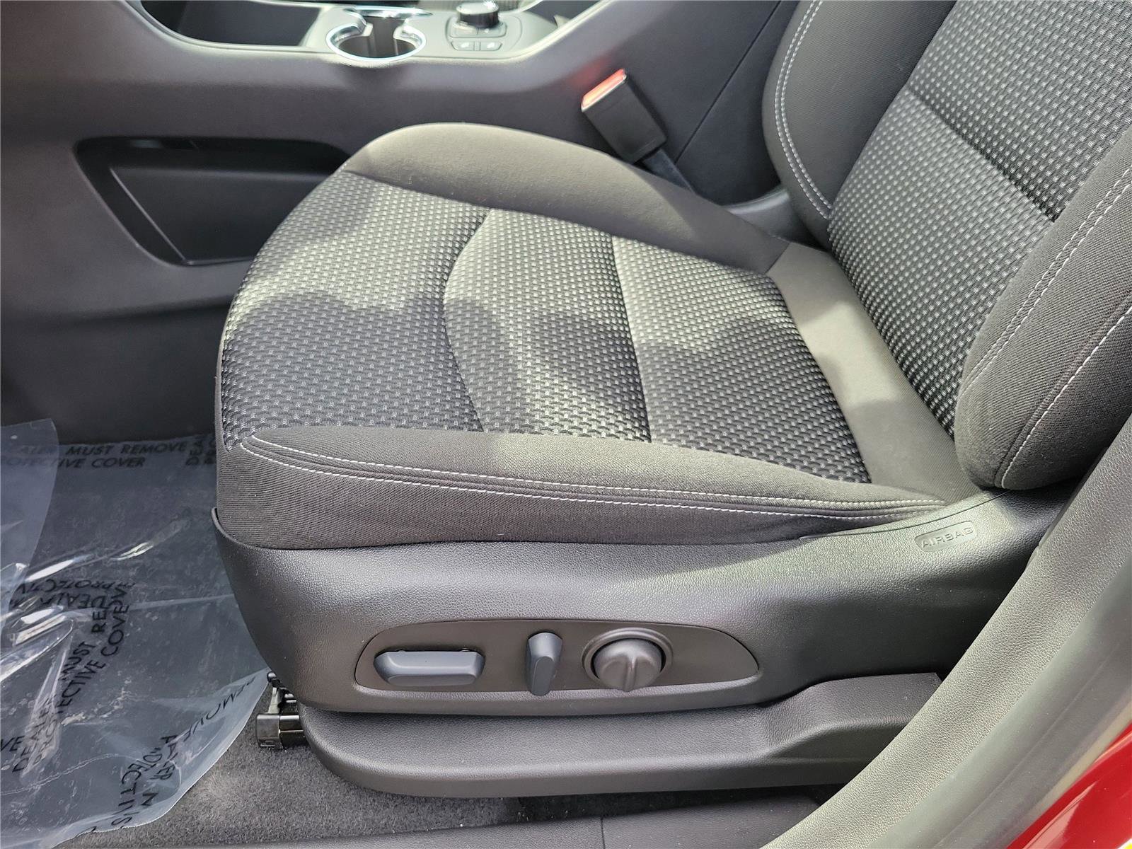 Used 2023 GMC Terrain SLE w/ Driver Convenience Package image 18