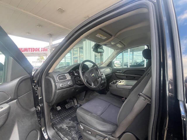 Used 2010 Chevrolet Suburban LS image 8