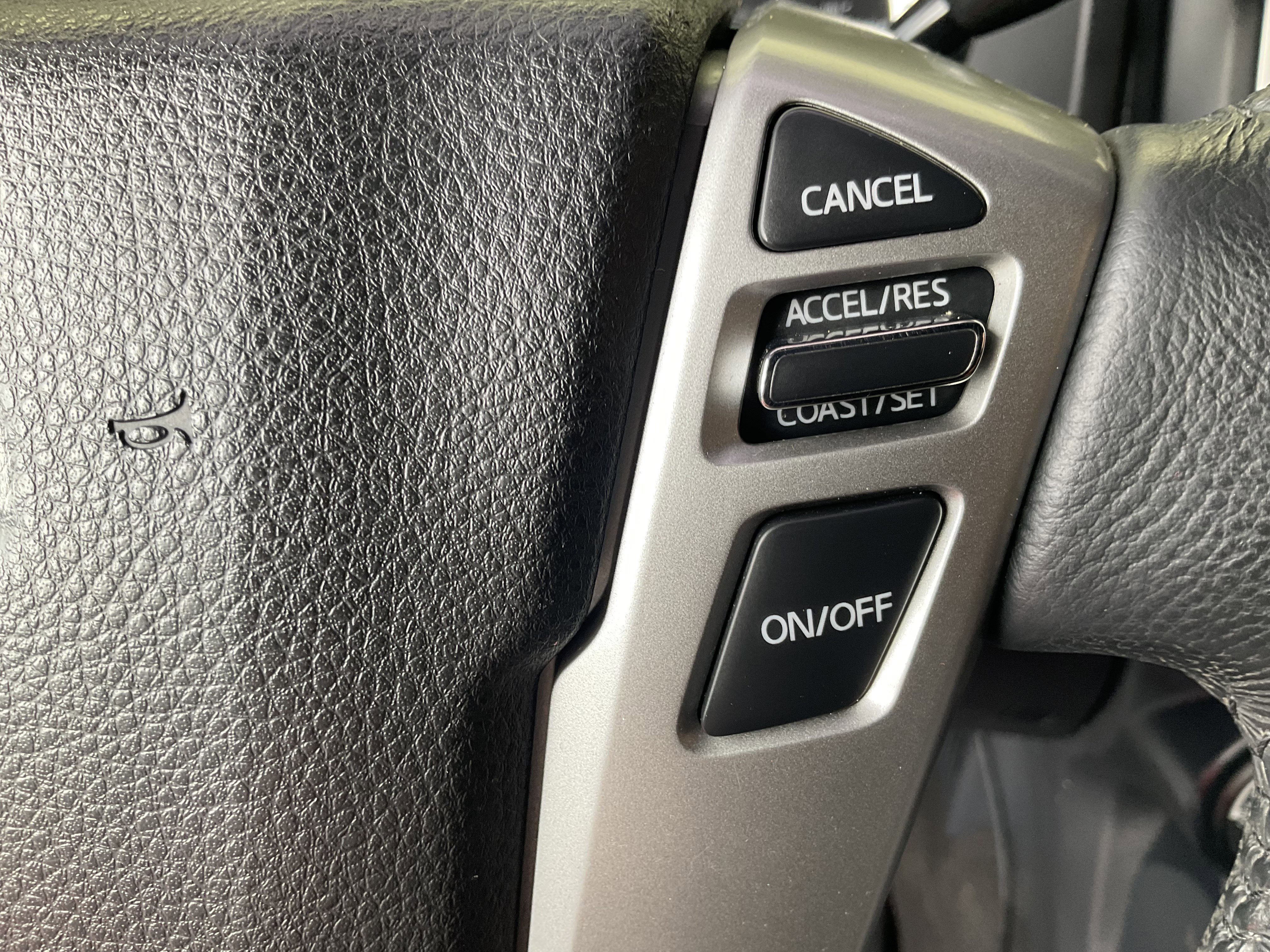 Used 2019 Nissan Titan SL w/ Midnight Edition image 34