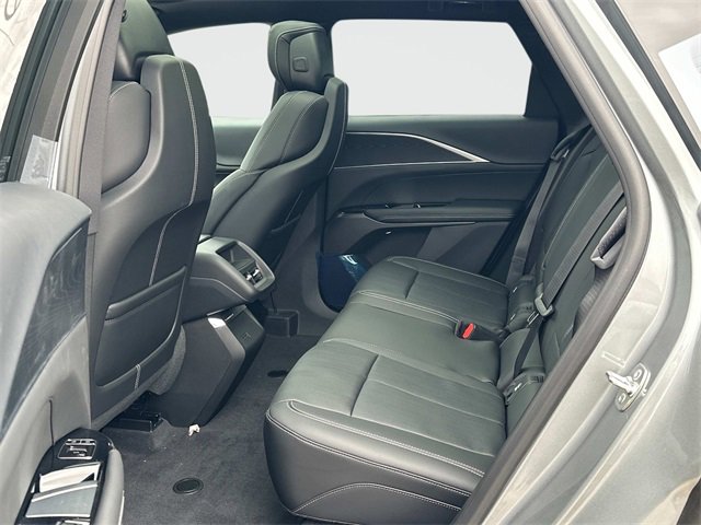Used 2025 Cadillac Lyriq Luxury image 11