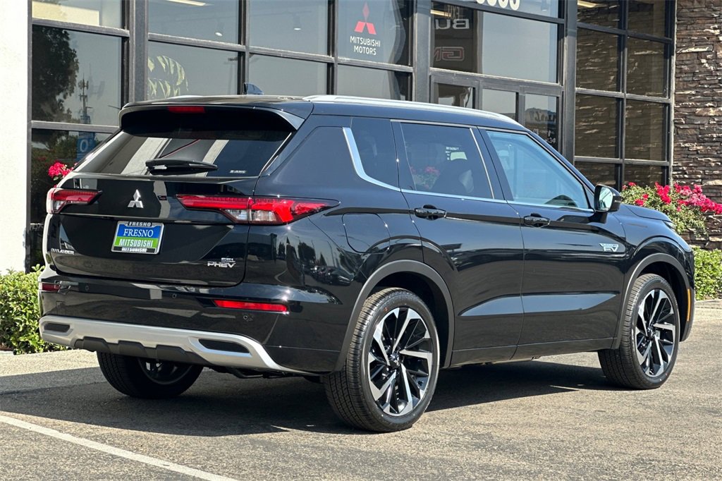 New 2025 Mitsubishi Outlander SEL image 5