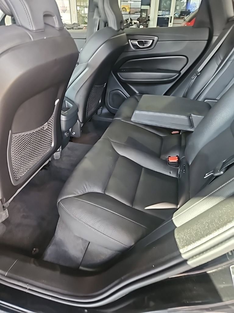 Used 2023 Volvo XC60 B5 Plus FWD image 22
