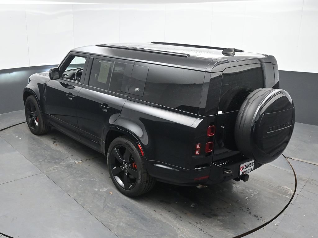 Used 2024 Land Rover Defender 130 X-Dynamic SE image 42