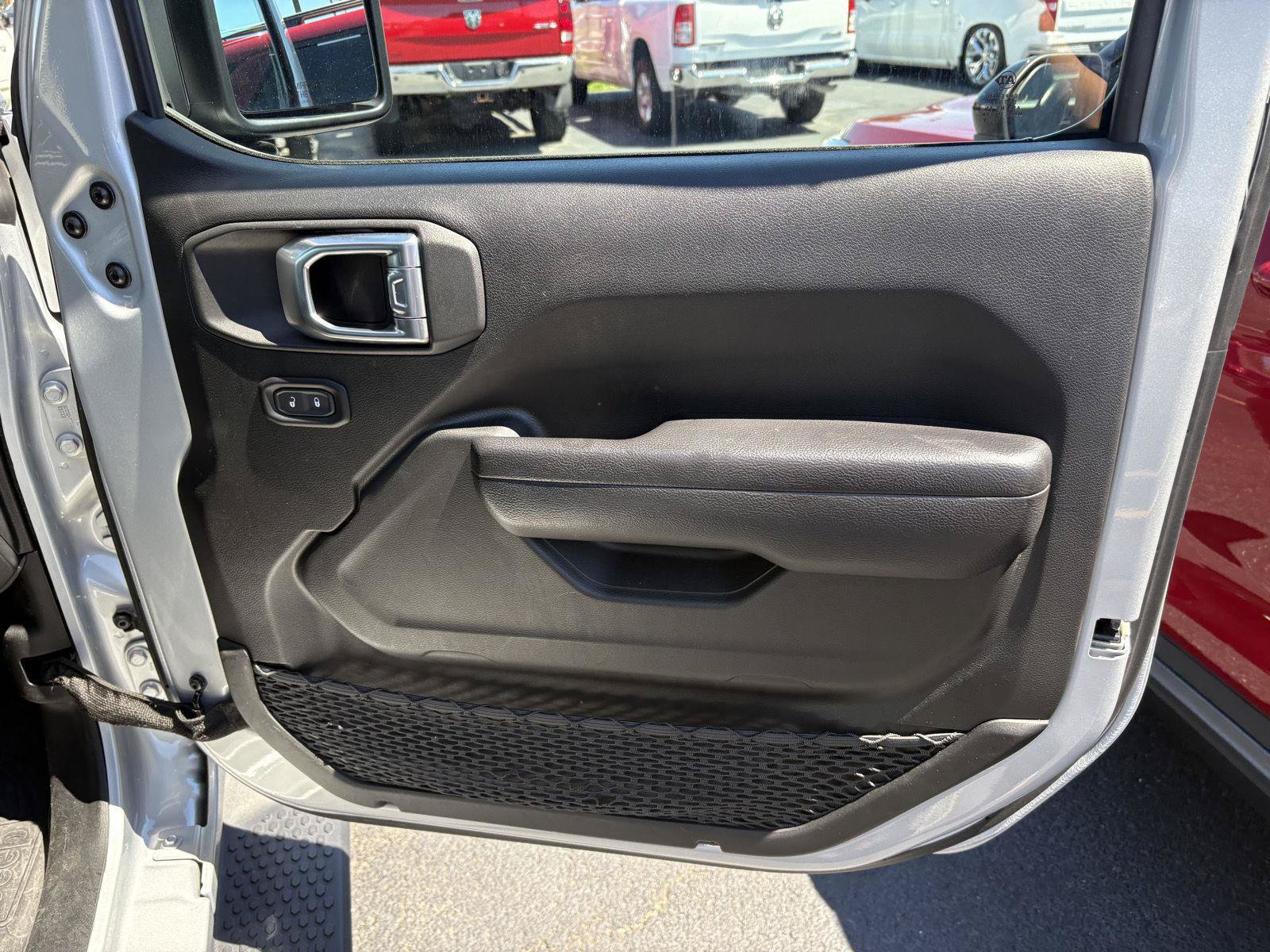Used 2024 Jeep Wrangler Unlimited Sport AWD/4WD image 14