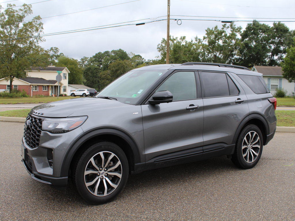 Used 2026 Ford Explorer ST-Line AWD/4WD image 1
