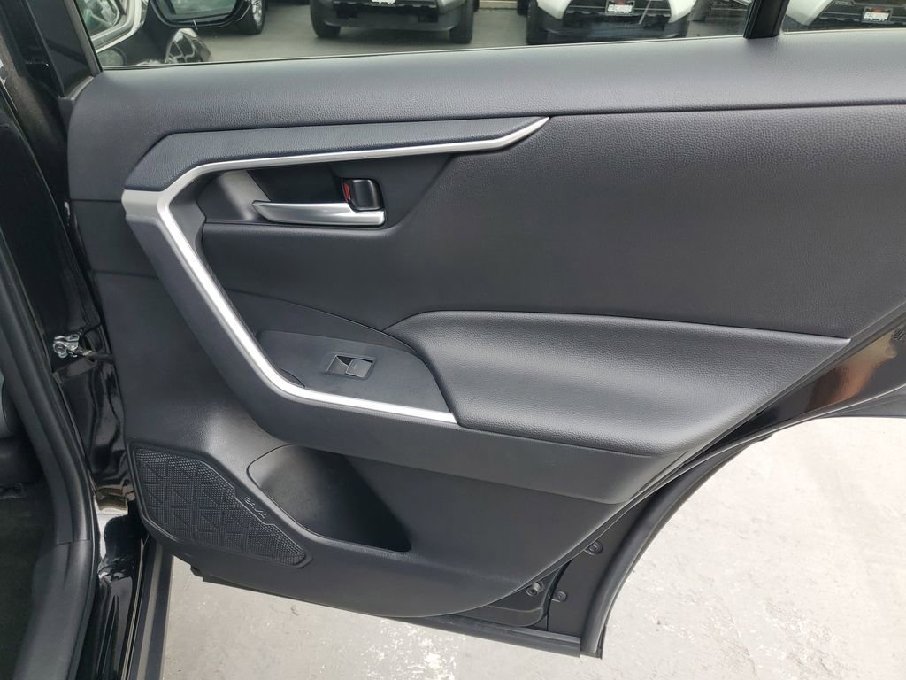 Used 2024 Toyota RAV4 XLE Premium image 33