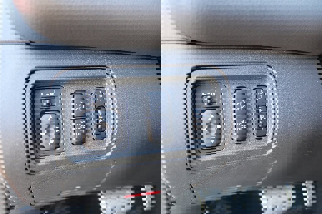 Used 2012 Mitsubishi Eclipse GT image 12