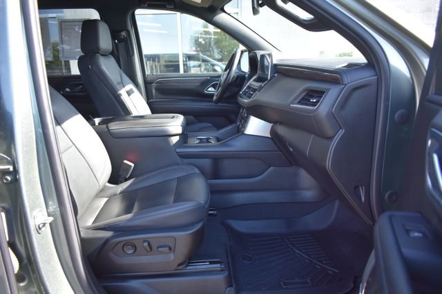 Used 2023 Chevrolet Suburban LT AWD/4WD image 46
