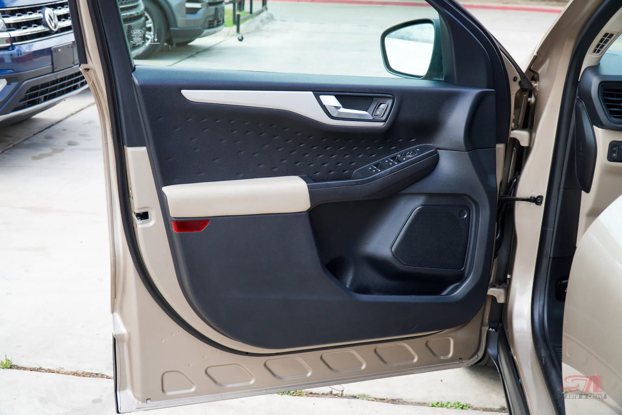 Used 2020 Ford Escape SE Sport image 11