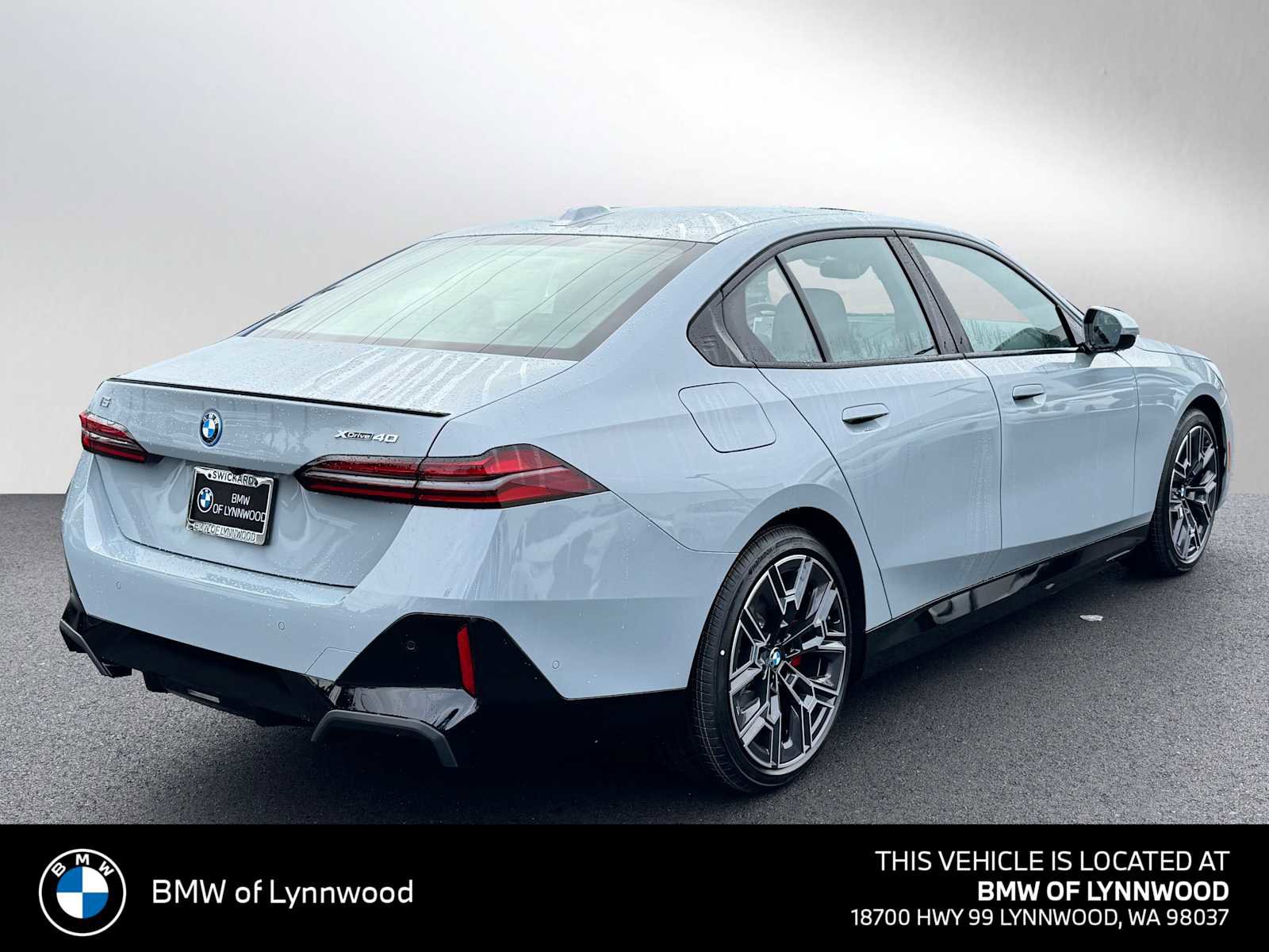 New 2026 BMW i5 eDrive40 w/ M Sport Package AWD/4WD image 3