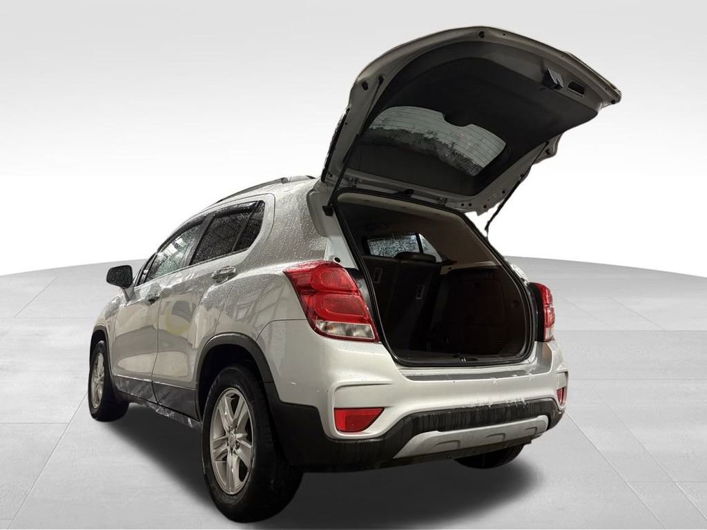 Used 2019 Chevrolet Trax LT w/ LT Convenience Package image 13