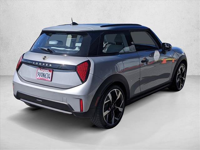 Certified 2025 MINI Cooper 2-Door Hardtop FWD image 5