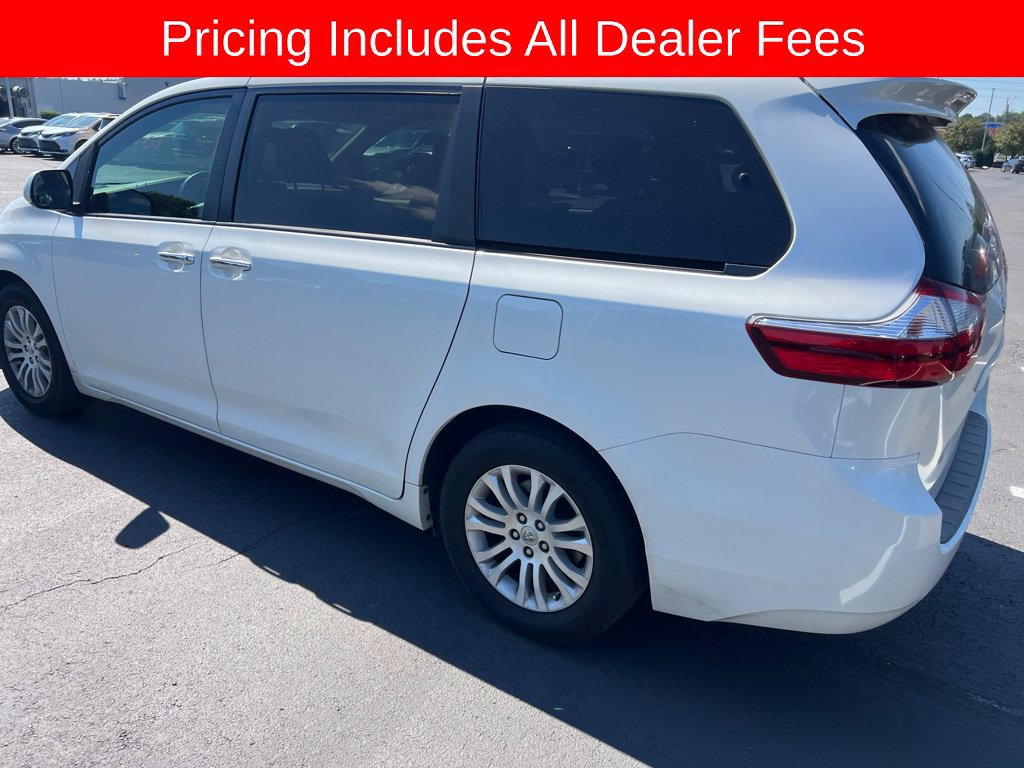 Used 2017 Toyota Sienna XLE FWD image 26