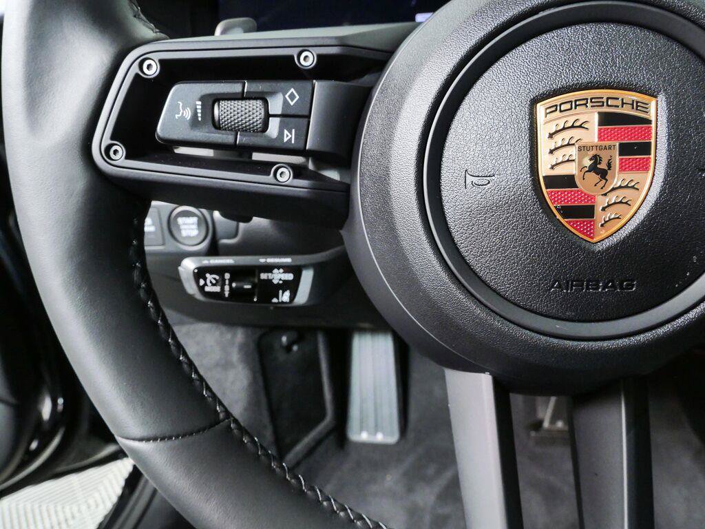 Certified 2025 Porsche 911 Carrera RWD image 10