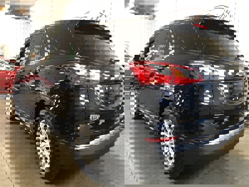 Used 2019 Chevrolet Equinox LT w/ Driver Convenience Package image 6