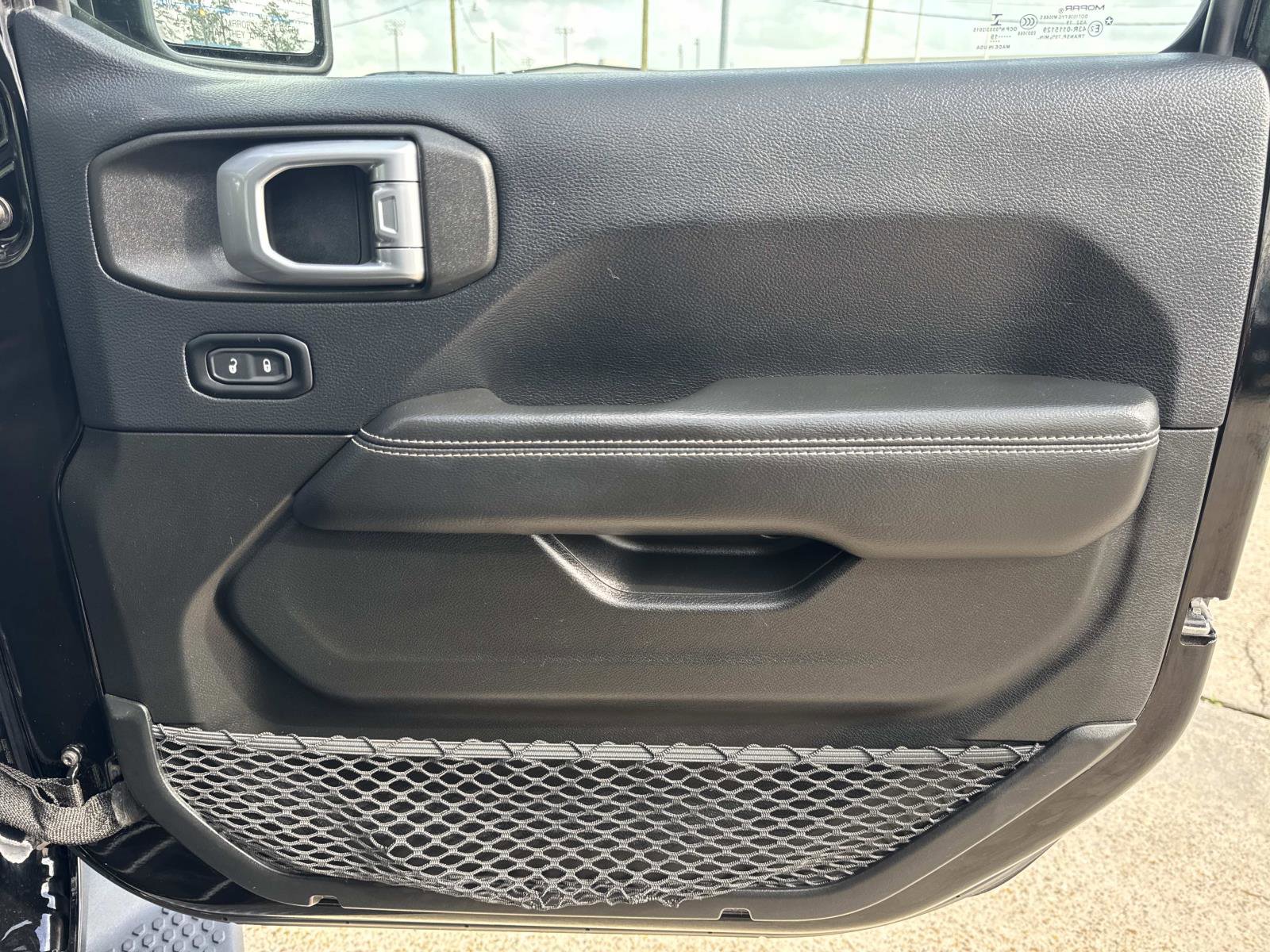 Used 2019 Jeep Wrangler Unlimited Sahara AWD/4WD image 13