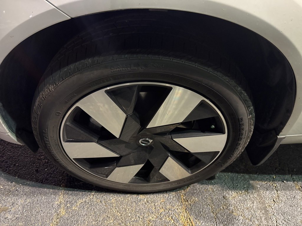 Used 2024 Volvo XC60 T8 Plus w/ Protection Package Premier image 8