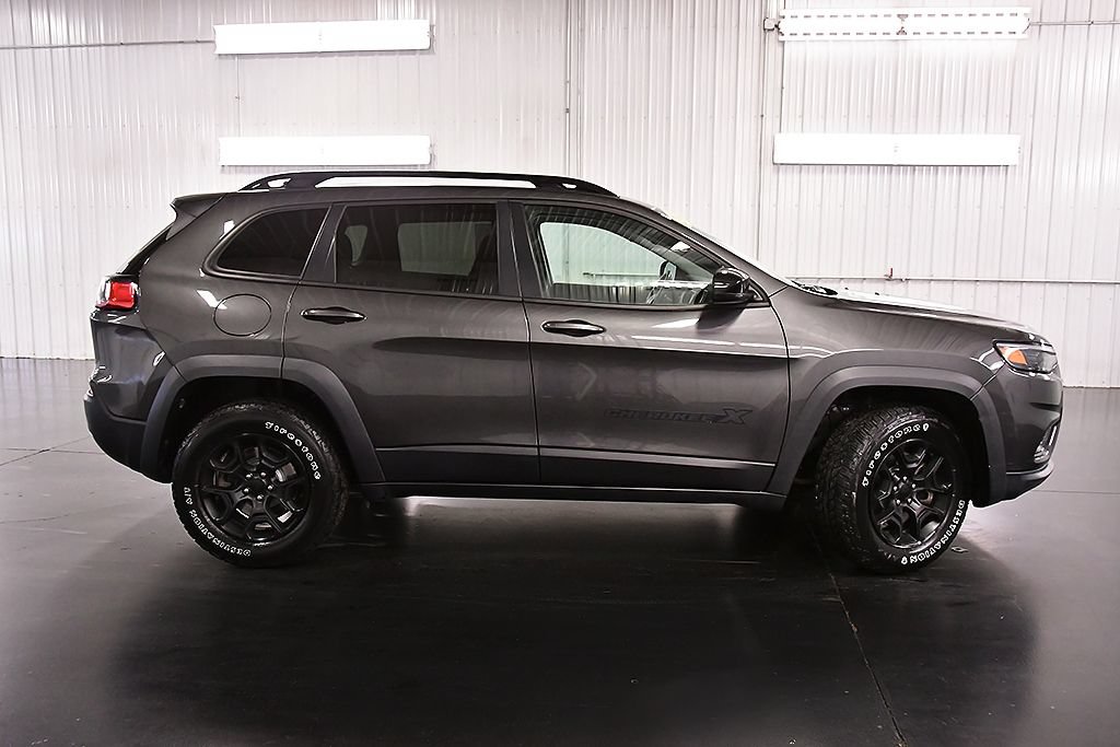 Used 2022 Jeep Cherokee Latitude AWD/4WD image 9