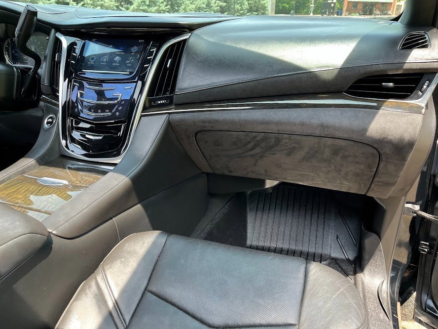 Used 2019 Cadillac Escalade Platinum image 40