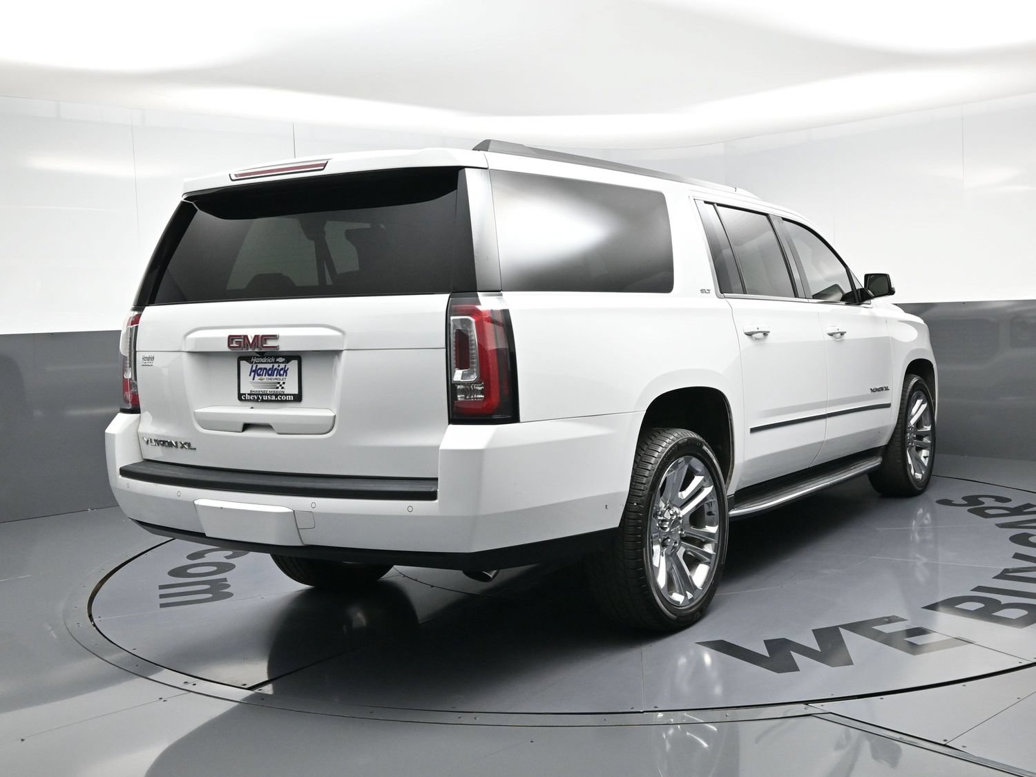 Used 2017 GMC Yukon XL SLT w/ Premium Edition AWD/4WD image 9