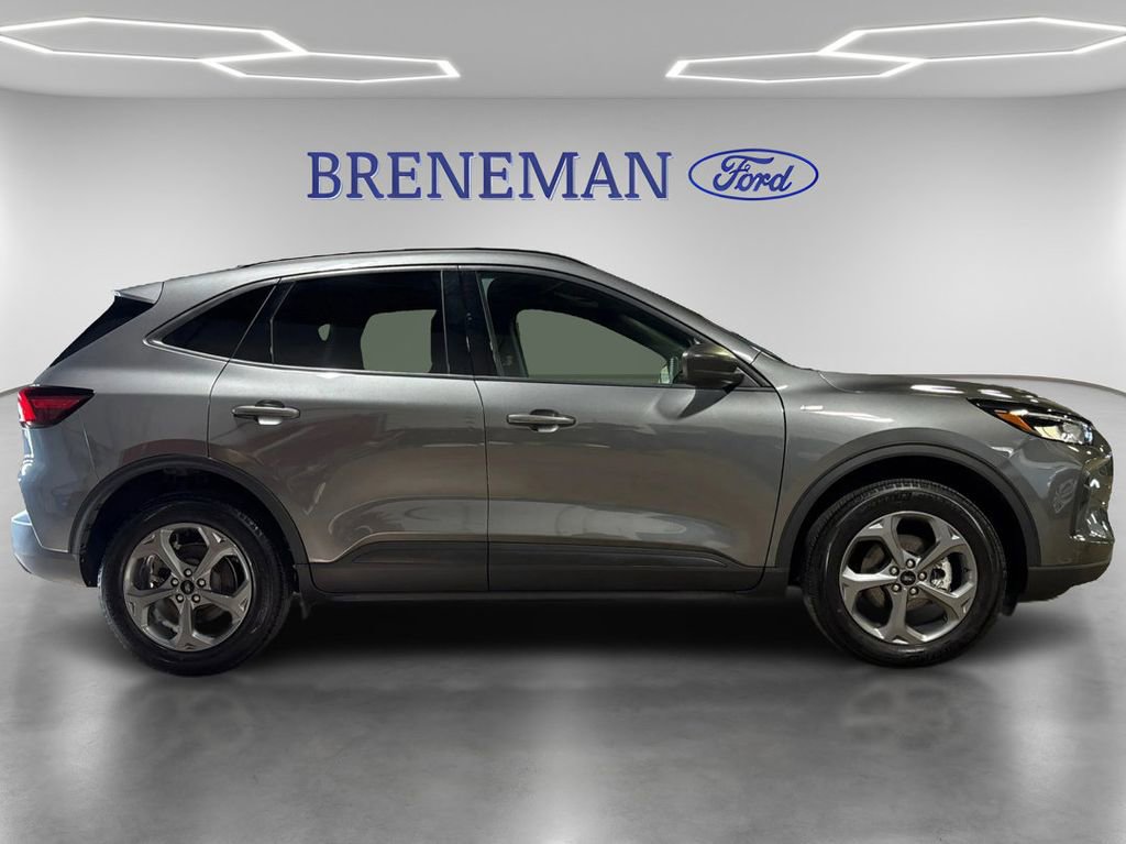 Certified 2025 Ford Escape ST-Line AWD/4WD image 4