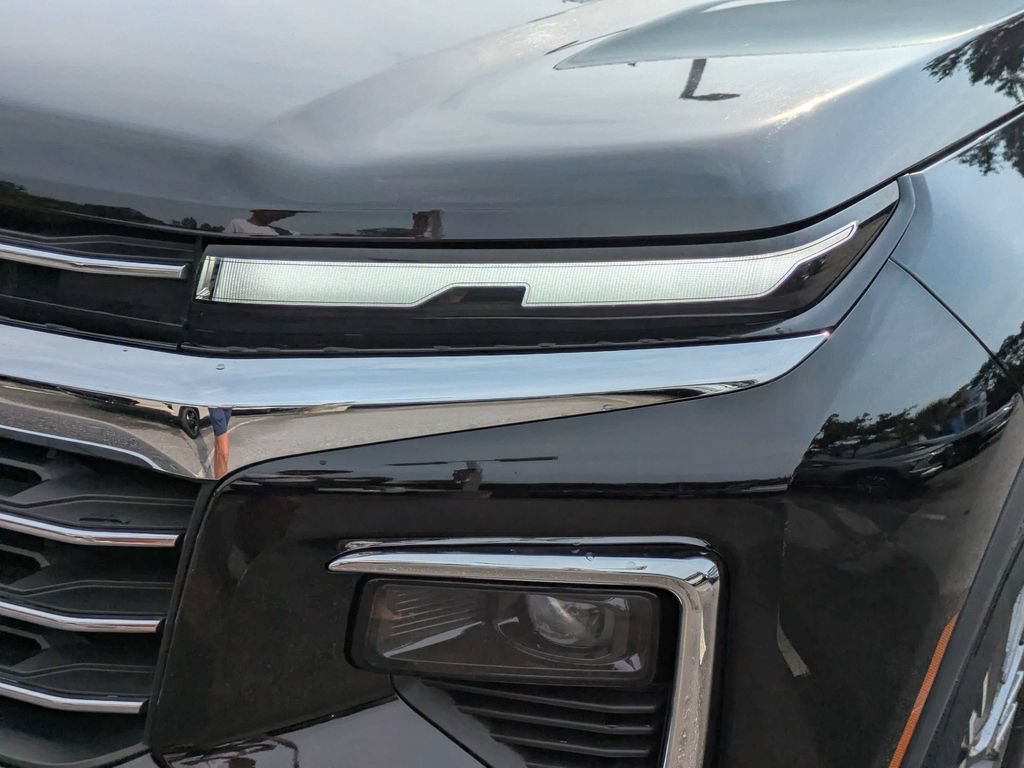 Used 2025 Chevrolet Traverse LT AWD/4WD image 10