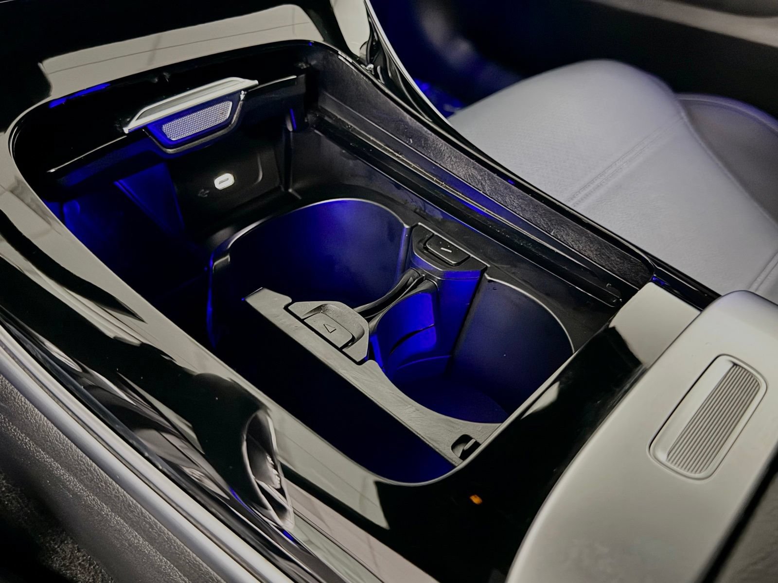 Certified 2024 Mercedes-Benz C 300 4MATIC Sedan w/ Exclusive Trim Package image 34