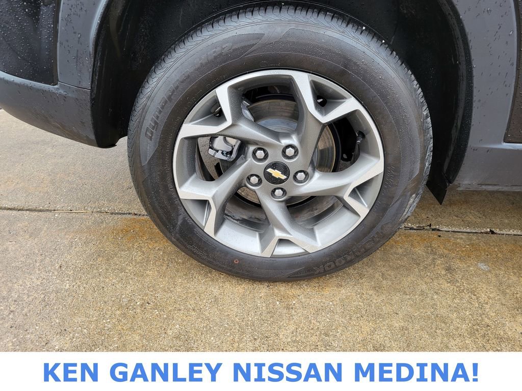 Used 2025 Chevrolet Trax LT image 21