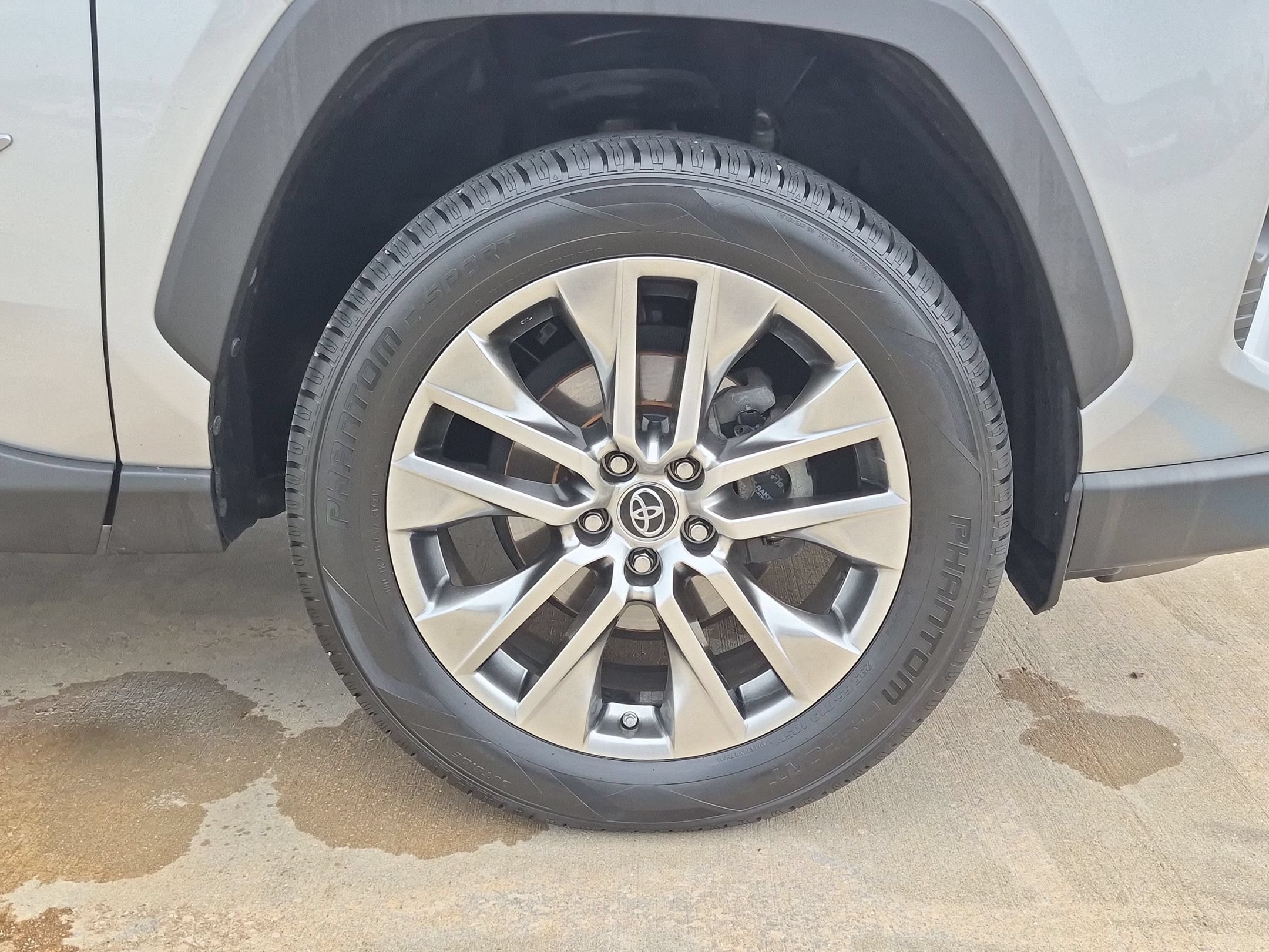 Used 2019 Toyota RAV4 Limited w/ Cold Weather Package AWD/4WD image 36