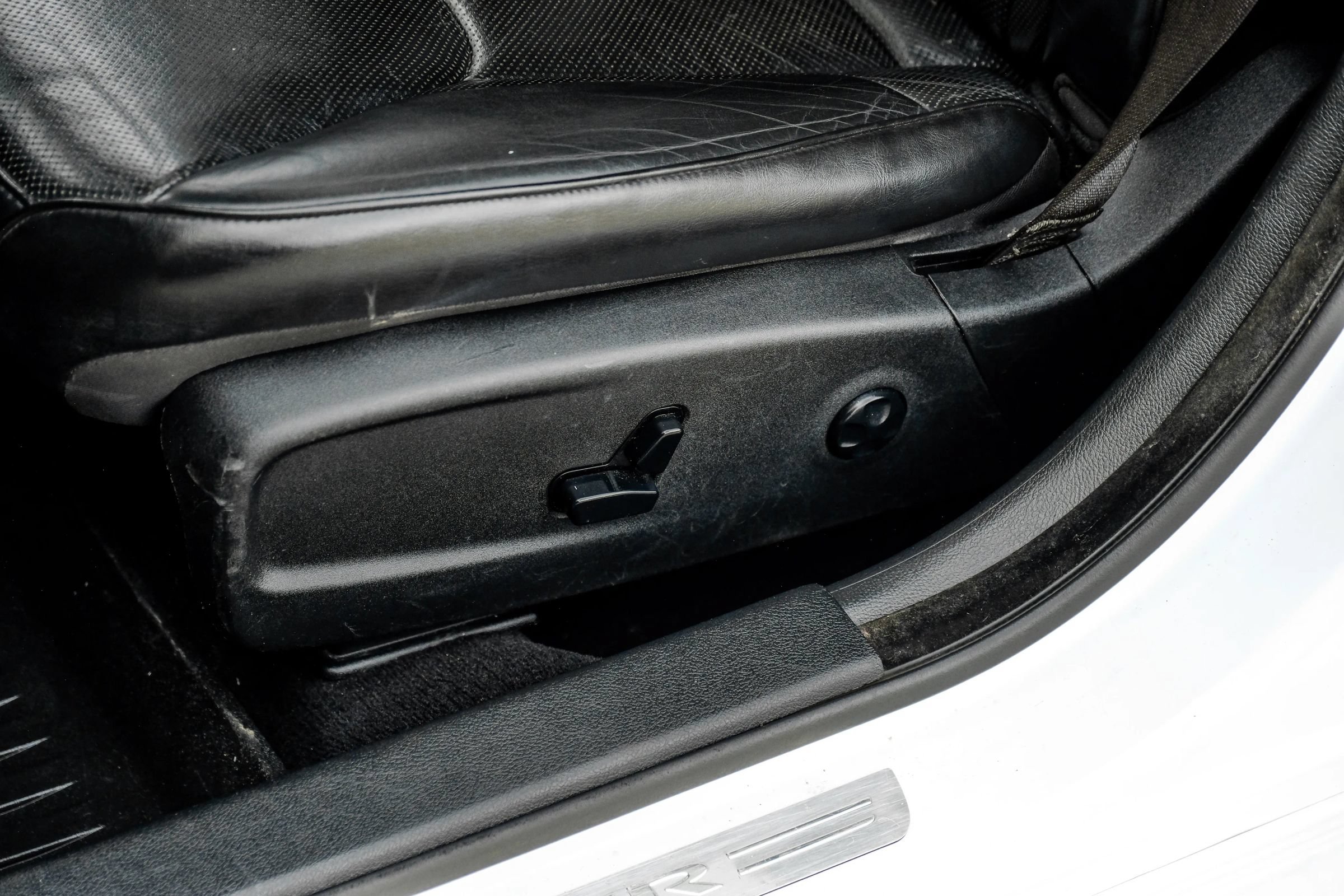 Used 2020 Chrysler 300 Limited RWD image 38